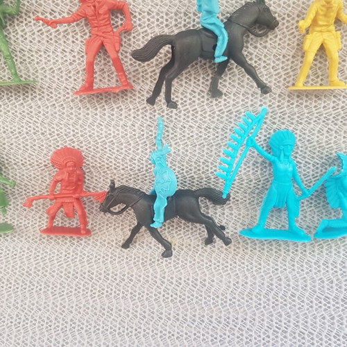Plastic Indian and Cowboy Soldiers used, 90s, pack