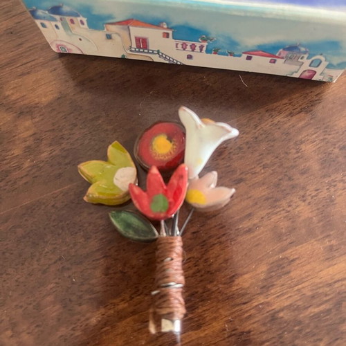Handmade brooch with ceramic flowers like new, from Italy