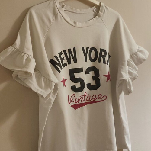 T-shirt oversized SheX like new with print and ruffle sleeves, one size