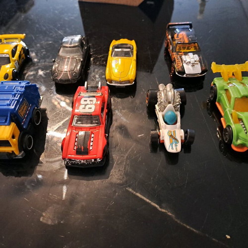 Hot Wheels toy cars used, pack of 8 authentic