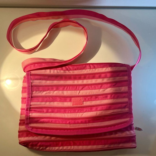 Zip It crossbody bag new, pink
