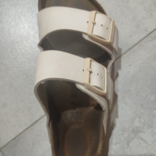 Birkenstock beige slippers size 39 like new, worn very little