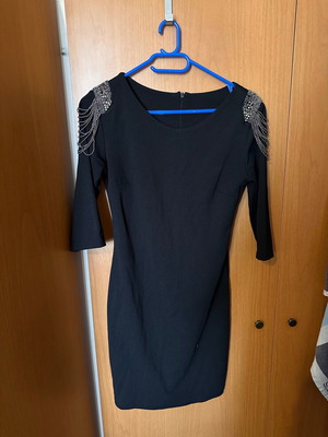 Black dress with embroidered shoulder details like new, size S