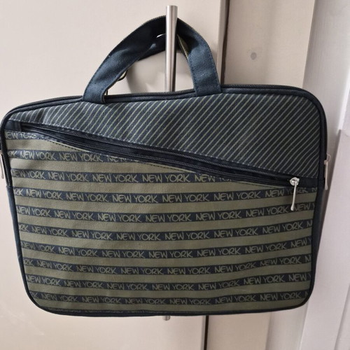 Robin Ruth New York Laptop Bag like new, professional design
