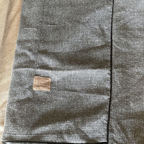 Set of 2 Guy Laroche sofa throws like new, winter