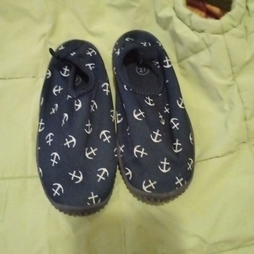 No27 blue beach shoes with anchors, new