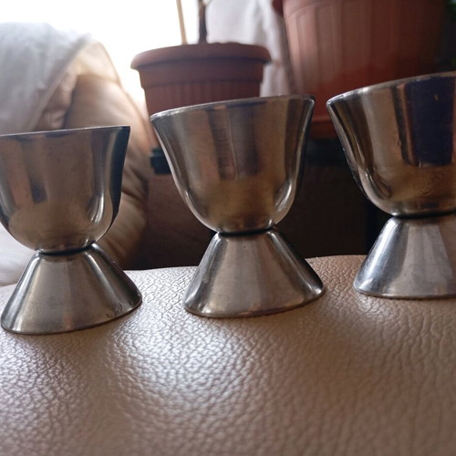 Vintage chrome egg cup set of three like new