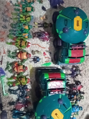 TMNT figures, vehicles and accessories like new