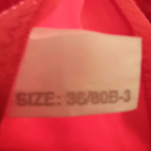 Red bra like new with 80B padding
