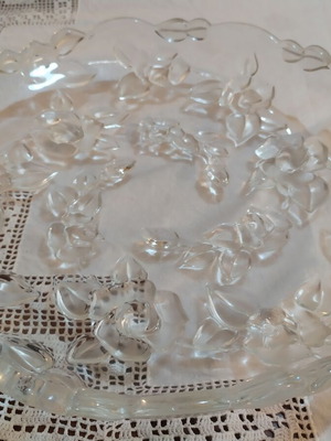 Large glass platter with embossed roses 34 cm diameter like new