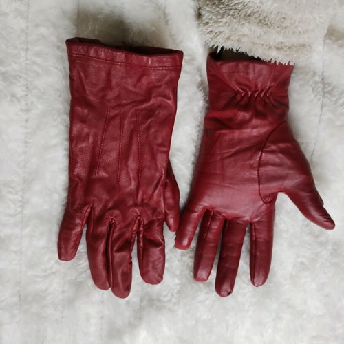 Leather gloves size 6.5 like new, red, soft and warm