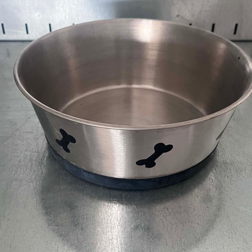 Stainless Steel Pet Bowls Set of 6 like new, various sizes
