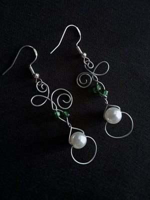 Enchanted Forest earrings new with acrylic pearls and green glass beads