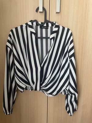 Black and white striped top satin texture size Small new