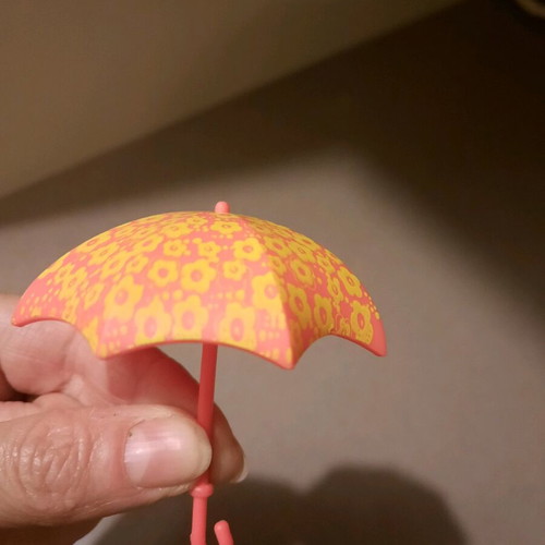 Polly Pocket umbrella toy like new
