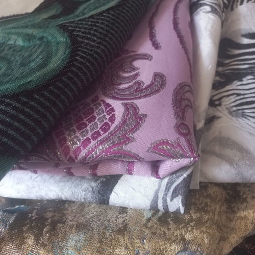 Ethnic large tablecloths pack of 4 like new, double-sided