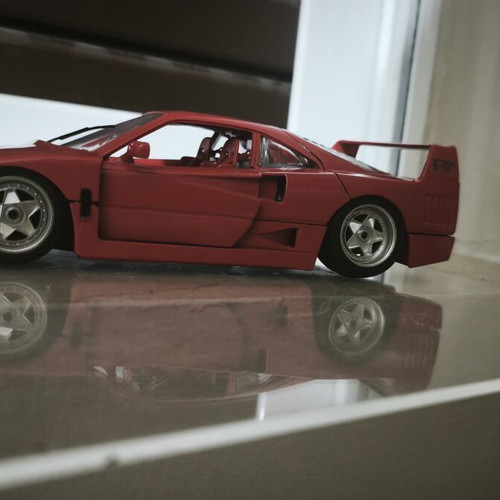 Ferrari F40 BBurago 1:18 model car, red, detailed interior