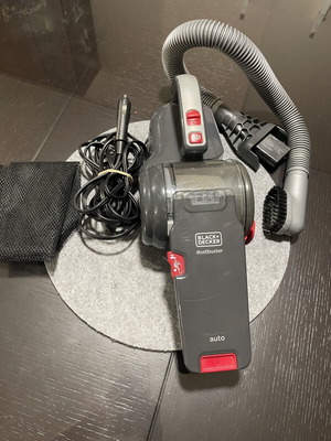 Black & Decker Car Vacuum cleaner like new, 12v with accessories