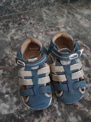 Πέδιλα βρεφικά μεταχειρισμένα νούμερο 19 καλοκαιρινά