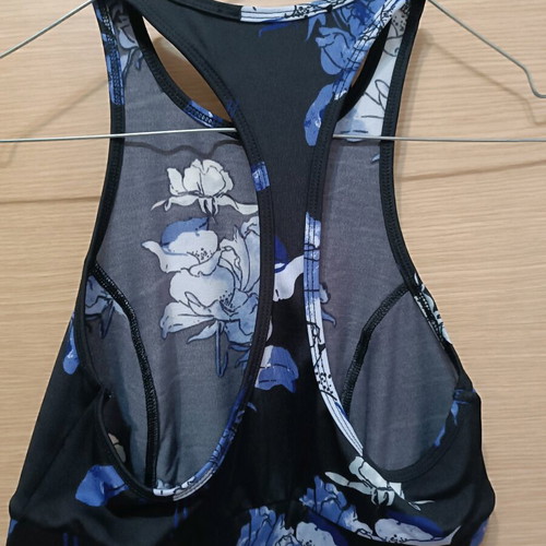Pink Woman sports bra like new, multicolor size M