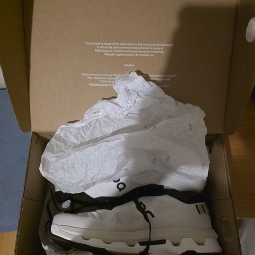 On Cloudzone sneakers like new, size 42, black and white