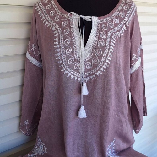 Handmade Caftan with Silver Threads and Embroidery by Dar mode