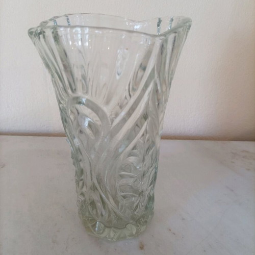 Crystal vase like new, very nice