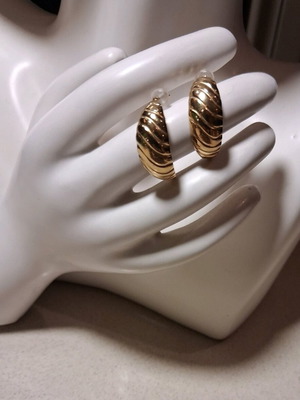 Vintage croissant-shaped hoop earrings used, gold tone stainless steel