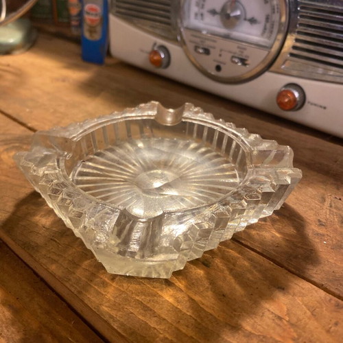 Glass ashtray used with unique shape