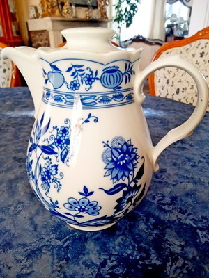 Vintage porcelain teapot Schumann