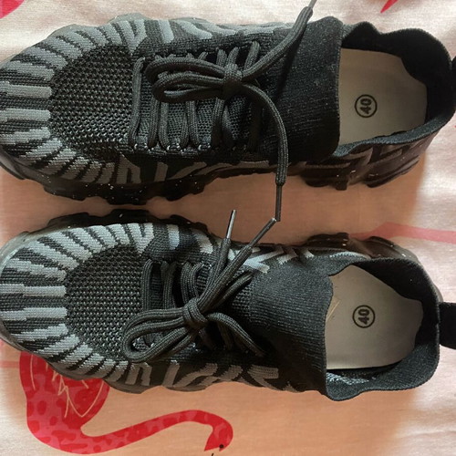 Shoes new, size 40, black and gray with elastic
