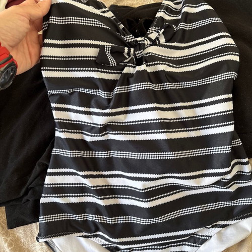 One-piece swimsuit like new, size L/XL
