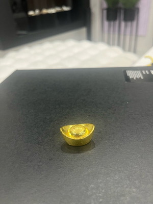 Chinese ship-shaped charm like new, wealth amulet
