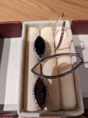 oval shaped earrings & rings
