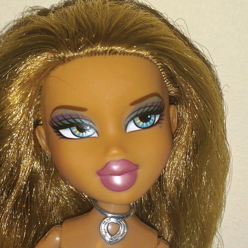 Bratz Hollywood 2004 used doll with original dress and shoes