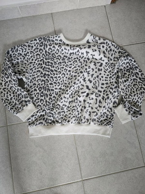 Women's blouse M like new, black and white