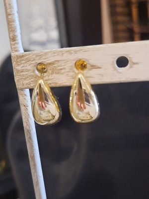 Teardrop earrings used, gold tone stainless steel
