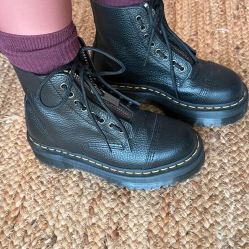 Dr. Martens platform boots size 38 like new, black