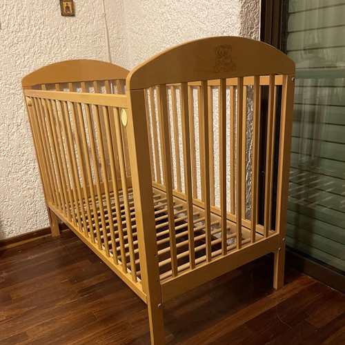 Lito wooden baby cot like new with mattress