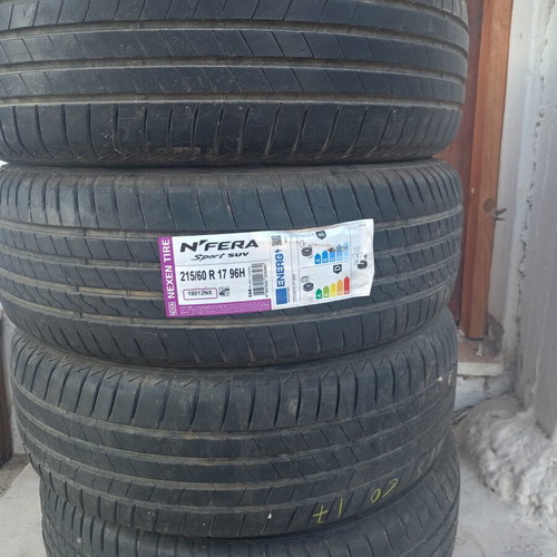 Nexen N'Fera Sport SUV tire 215/60 R17