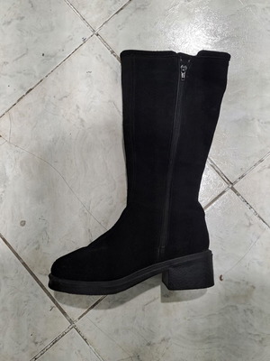 Women's leather boots like new, size 38, black