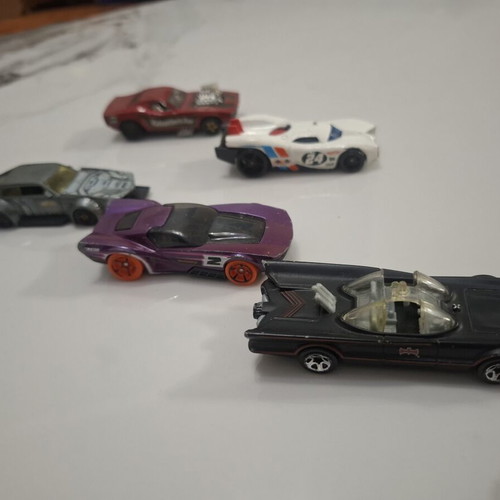 Hot Wheels toy car set of 5 with 1 orange bonus