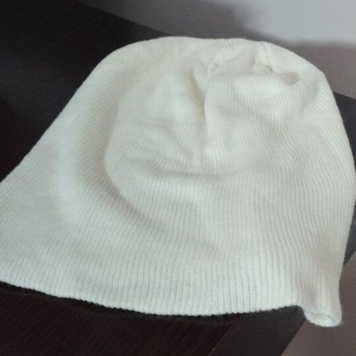 Pack of 3 scarves and 1 hat used, colorful