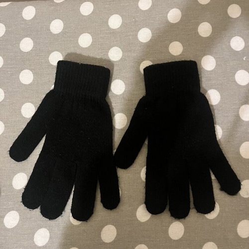 Women's black winter gloves used, size small