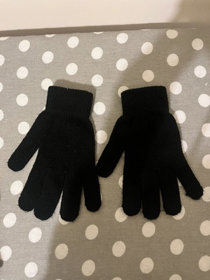 Women's black winter gloves used, size small