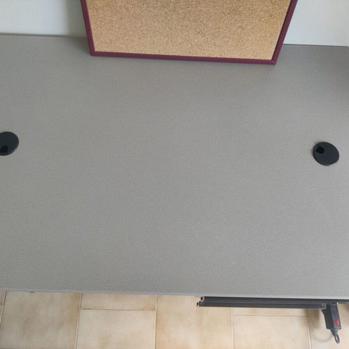 Desk used 80x120 cm with two spacious drawers