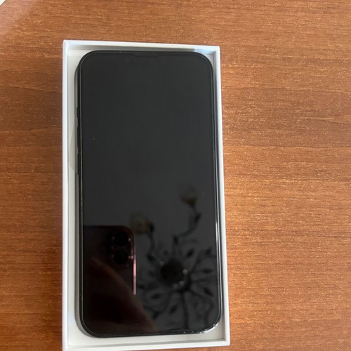 iPhone 13 128GB used, black, battery needs service, includes two fast charging cables