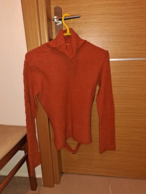 Knitted turtleneck sweater brown like new, size S