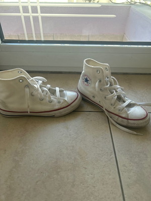 Converse All Star kids white athletic shoes like new, size 32