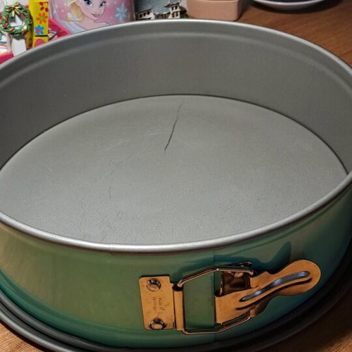 Cake pan used